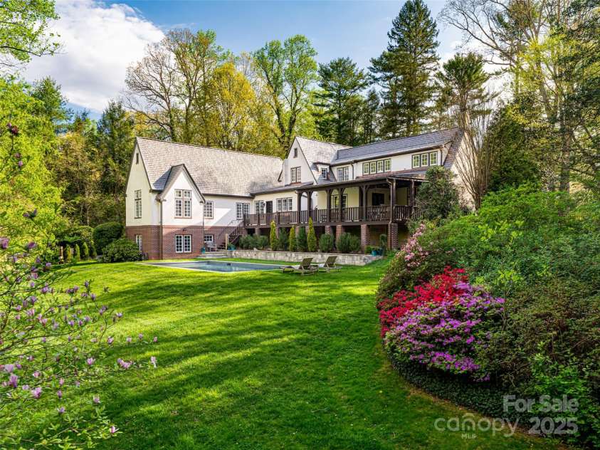 341 Vanderbilt Road, Asheville, NC 28803.  MLS# CAR4253795, YatesRealty ID 9525. 