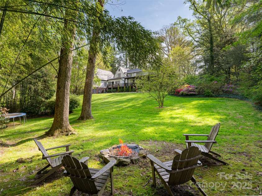 341 Vanderbilt Road, Asheville, NC 28803.  MLS# CAR4253795, YatesRealty ID 9525. 