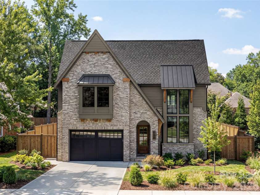 1646 Arnold Drive, Charlotte, NC 28205.  MLS# CAR4364847, YatesRealty ID 9527. 