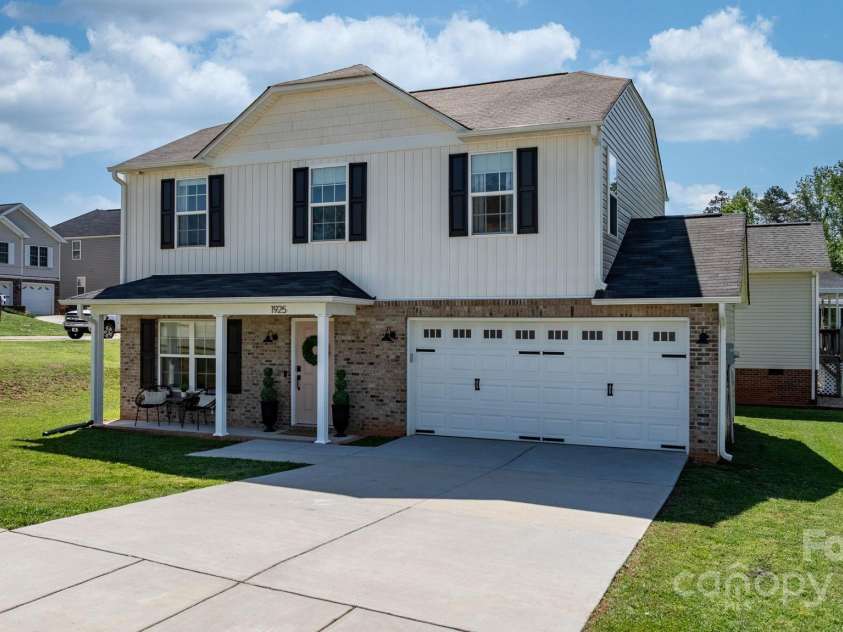 1925 Maius Drive, Conover, NC 28613.  MLS# CAR4253855, YatesRealty ID 9529. 