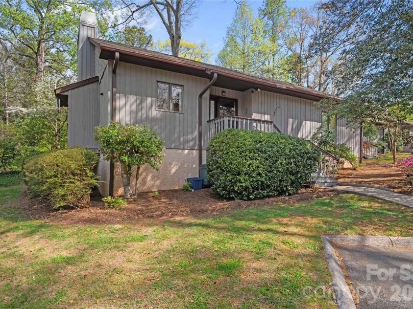 335 Melrose Avenue, Tryon, NC 28782.  MLS# CAR4366649, YatesRealty ID 9529. 