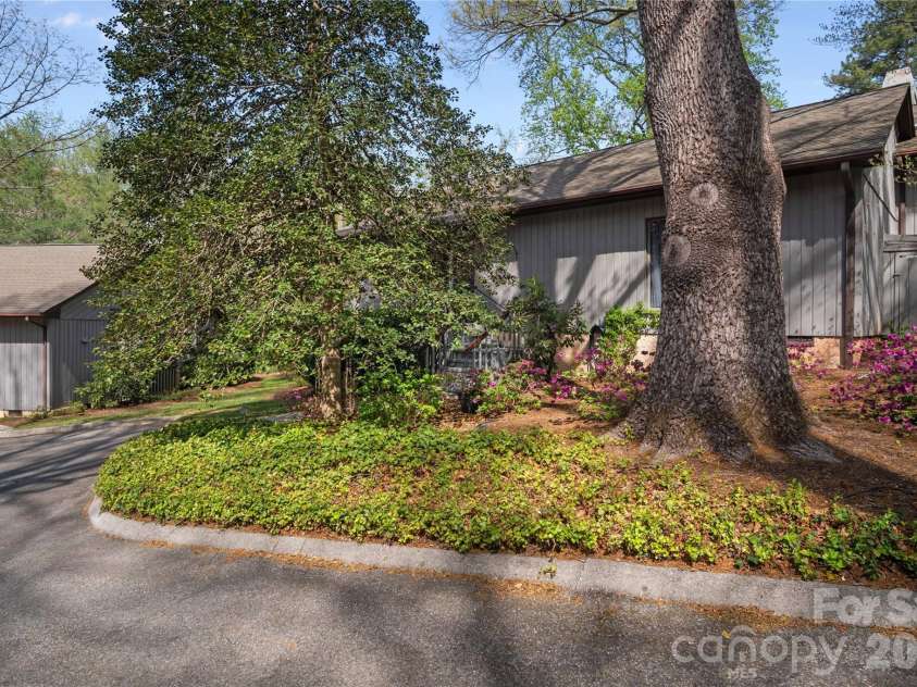 335 Melrose Avenue, Tryon, NC 28782.  MLS# CAR4366649, YatesRealty ID 9529. 
