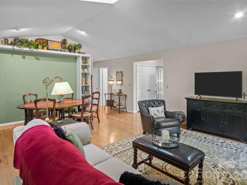 335 Melrose Avenue, Tryon, NC 28782.  MLS# CAR4366649, YatesRealty ID 9529. 