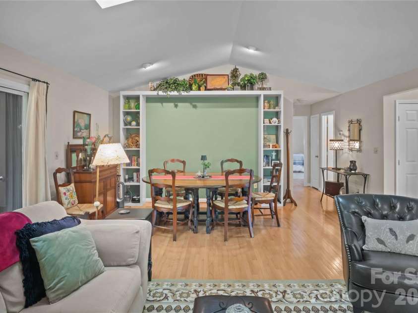 335 Melrose Avenue, Tryon, NC 28782.  MLS# CAR4366649, YatesRealty ID 9529. 