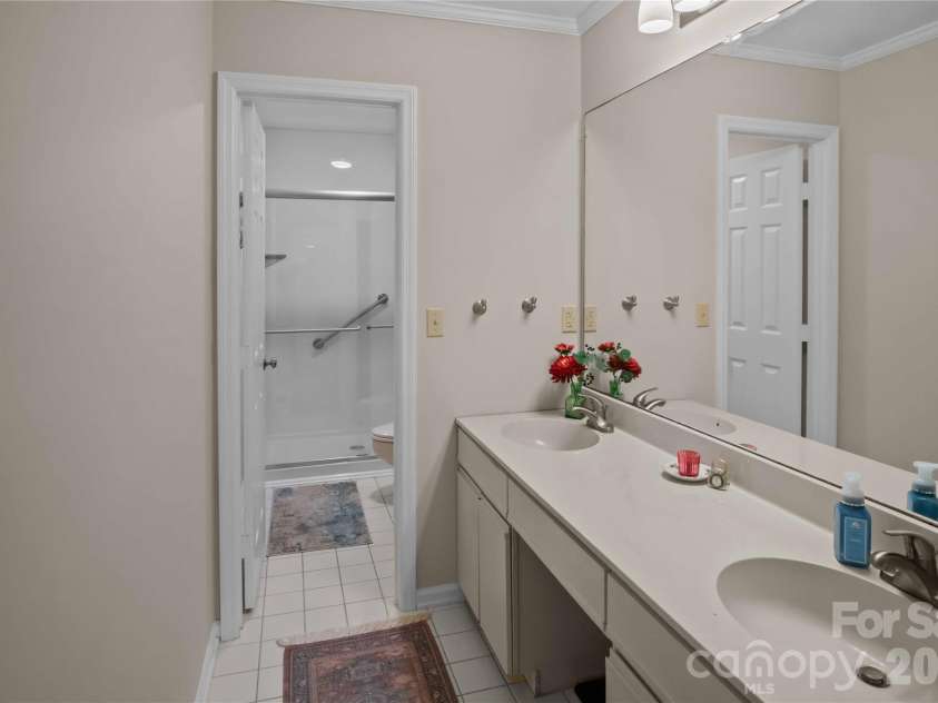 335 Melrose Avenue, Tryon, NC 28782.  MLS# CAR4366649, YatesRealty ID 9529. 