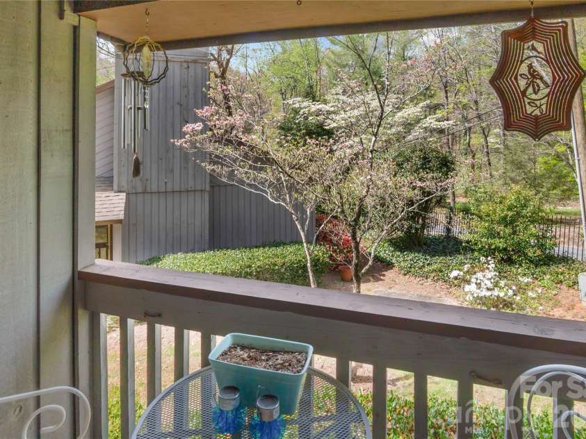 335 Melrose Avenue, Tryon, NC 28782.  MLS# CAR4366649, YatesRealty ID 9529. 