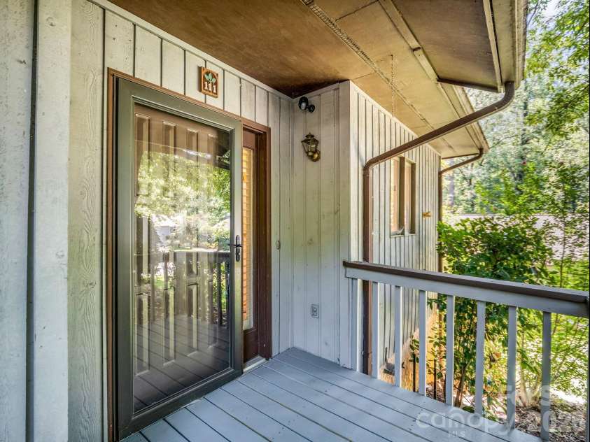 335 Melrose Avenue, Tryon, NC 28782.  MLS# CAR4417394, YatesRealty ID 9529. Welcome in!
