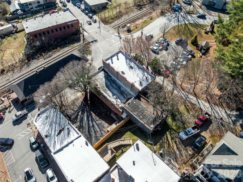 204 Sutton Avenue, Black Mountain, NC 28711.  MLS# CAR4331519, YatesRealty ID 953. 