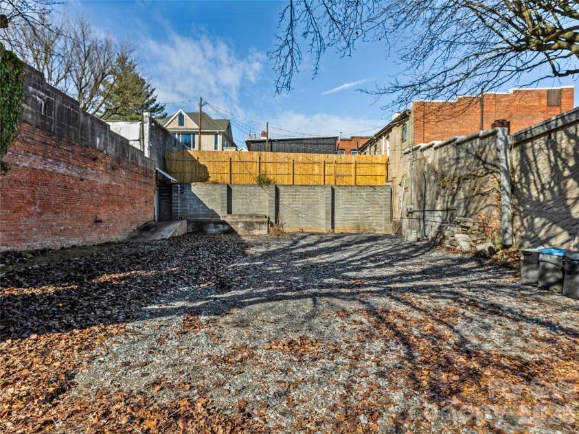 204 Sutton Avenue, Black Mountain, NC 28711.  MLS# CAR4331519, YatesRealty ID 953. 