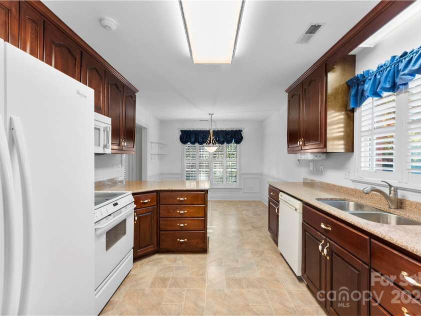 1982 Wexford Court, Gastonia, NC 28054.  MLS# CAR4199635, YatesRealty ID 9530. 