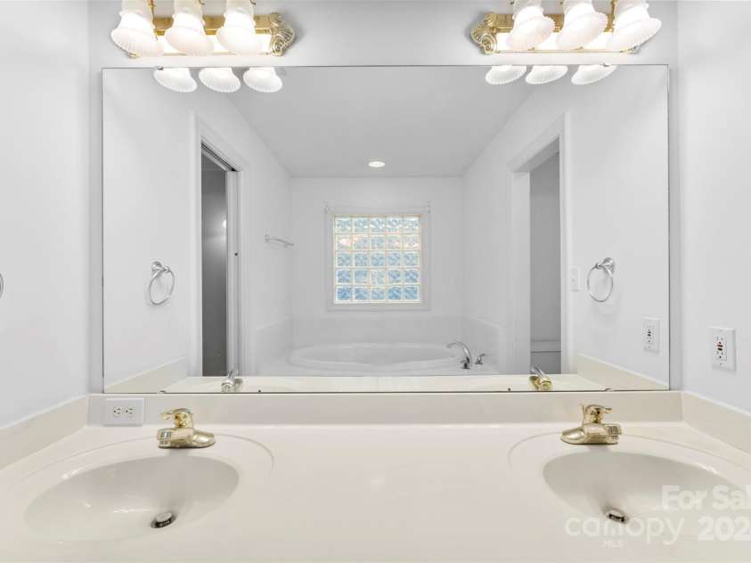 1982 Wexford Court, Gastonia, NC 28054.  MLS# CAR4199635, YatesRealty ID 9530. 