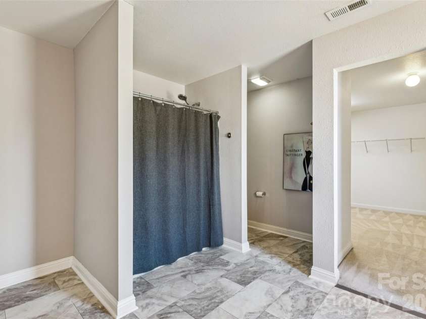 205 Edzell Drive, Salisbury, NC 28146.  MLS# CAR4336512, YatesRealty ID 9531. Primary bath