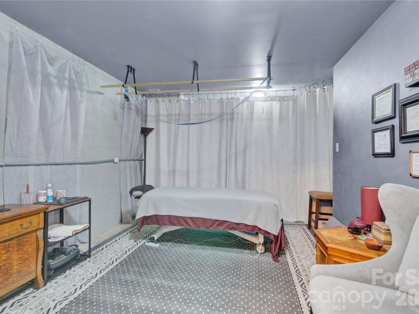 267 Ikerd Drive, Concord, NC 28025.  MLS# CAR4264417, YatesRealty ID 9533. Basement finished area-Many possibilities here!