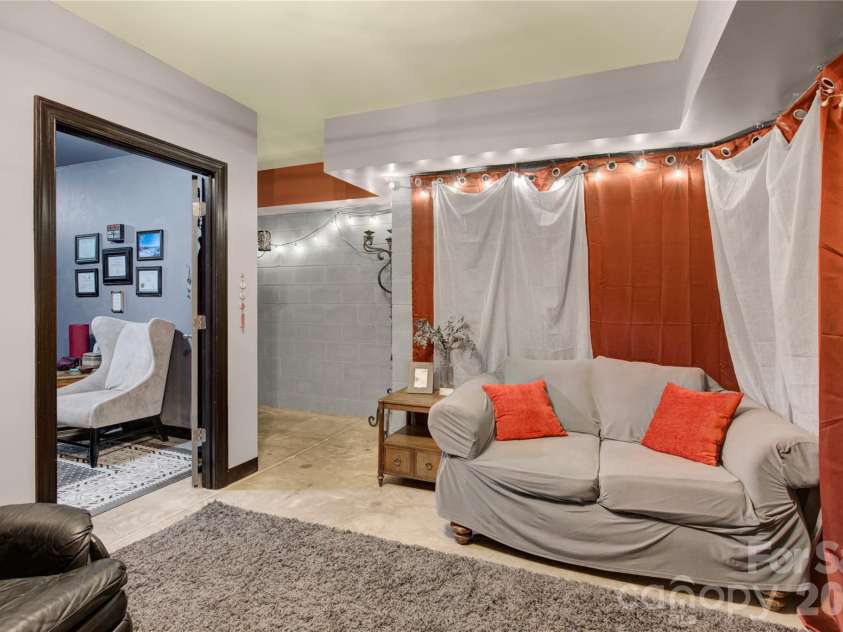 267 Ikerd Drive, Concord, NC 28025.  MLS# CAR4264417, YatesRealty ID 9533. Basement-Office waiting area???