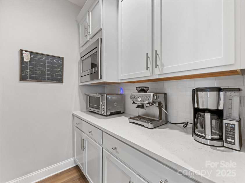 5013 Watercrest Trail, Belmont, NC 28012.  MLS# CAR4234154, YatesRealty ID 9534. Butler's pantry/coffee station