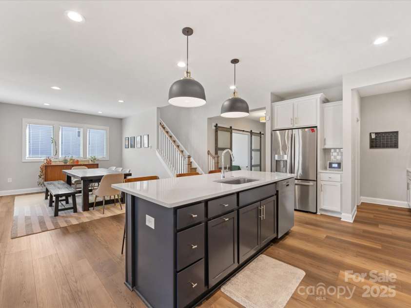 5013 Watercrest Trail, Belmont, NC 28012.  MLS# CAR4234154, YatesRealty ID 9534. Kitchen is centrally located