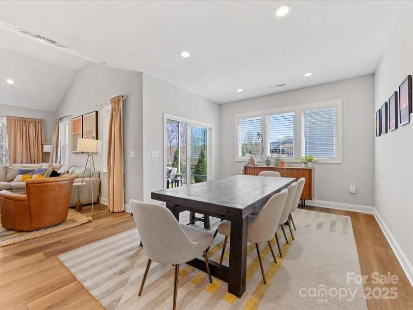 5013 Watercrest Trail, Belmont, NC 28012.  MLS# CAR4234154, YatesRealty ID 9534. Light and bright spacious dining room