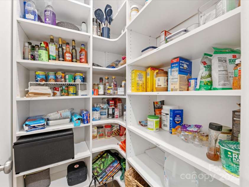 5013 Watercrest Trail, Belmont, NC 28012.  MLS# CAR4234154, YatesRealty ID 9534. Walk in custom pantry