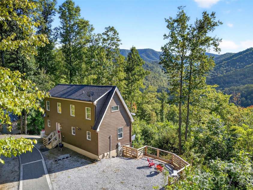 8032 Buck Creek Road, Marion, NC 28752.  MLS# CAR4363181, YatesRealty ID 9534. 