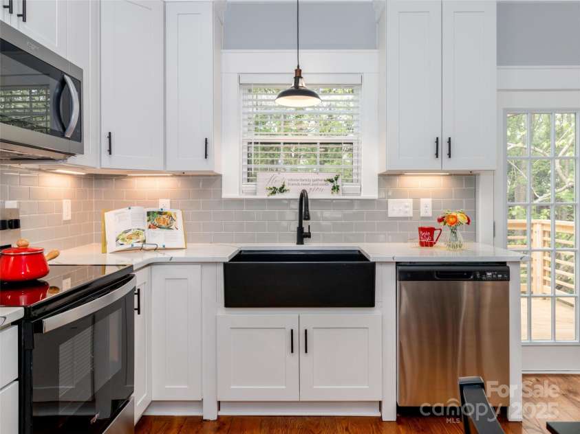 2302 Jordi Way, Charlotte, NC 28213.  MLS# CAR4244995, YatesRealty ID 9535. 