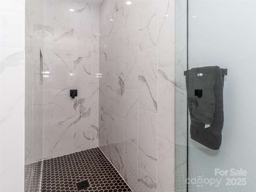 2302 Jordi Way, Charlotte, NC 28213.  MLS# CAR4244995, YatesRealty ID 9535. 