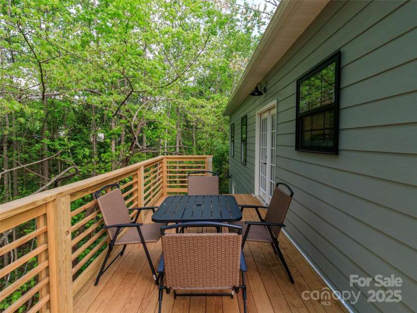 2302 Jordi Way, Charlotte, NC 28213.  MLS# CAR4244995, YatesRealty ID 9535. 