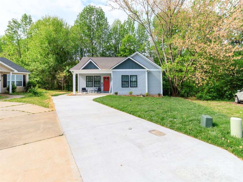 2302 Jordi Way, Charlotte, NC 28213.  MLS# CAR4244995, YatesRealty ID 9535. 