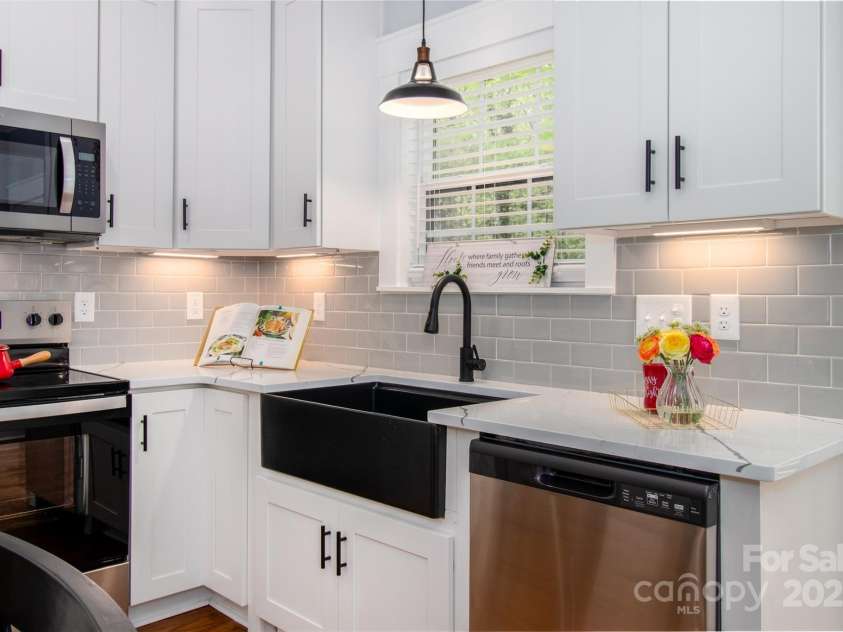 2302 Jordi Way, Charlotte, NC 28213.  MLS# CAR4244995, YatesRealty ID 9535. 