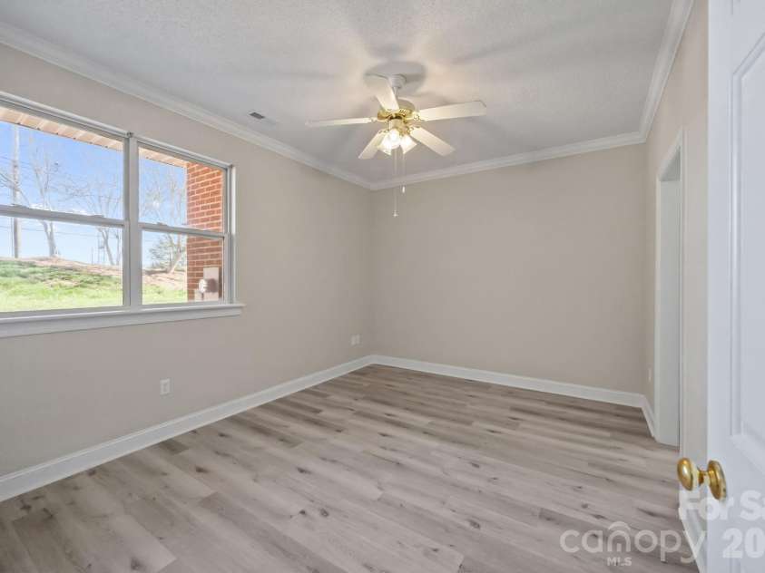 3944 Jasmine Lane, Denver, NC 28037.  MLS# CAR4355941, YatesRealty ID 9535. 