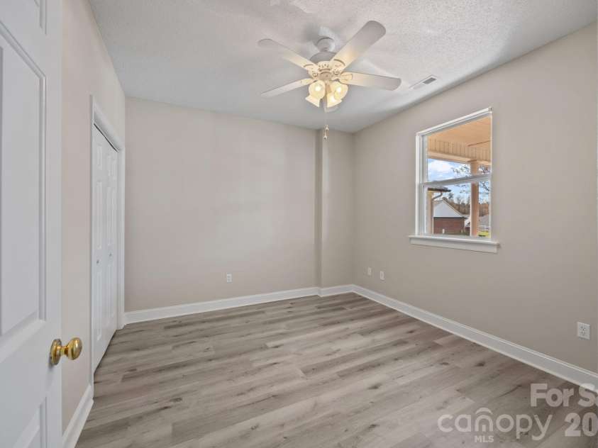 3944 Jasmine Lane, Denver, NC 28037.  MLS# CAR4355941, YatesRealty ID 9535. 