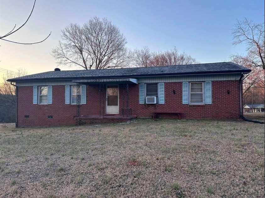 2410 Harris Henrietta Road, Mooresboro, NC 28114.  MLS# CAR4344348, YatesRealty ID 9537. 