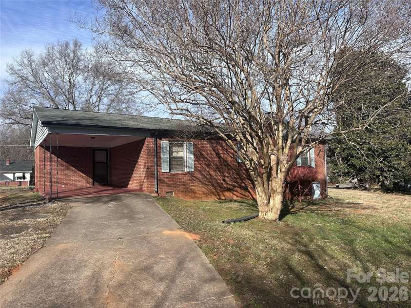 2410 Harris Henrietta Road, Mooresboro, NC 28114.  MLS# CAR4344348, YatesRealty ID 9537. 