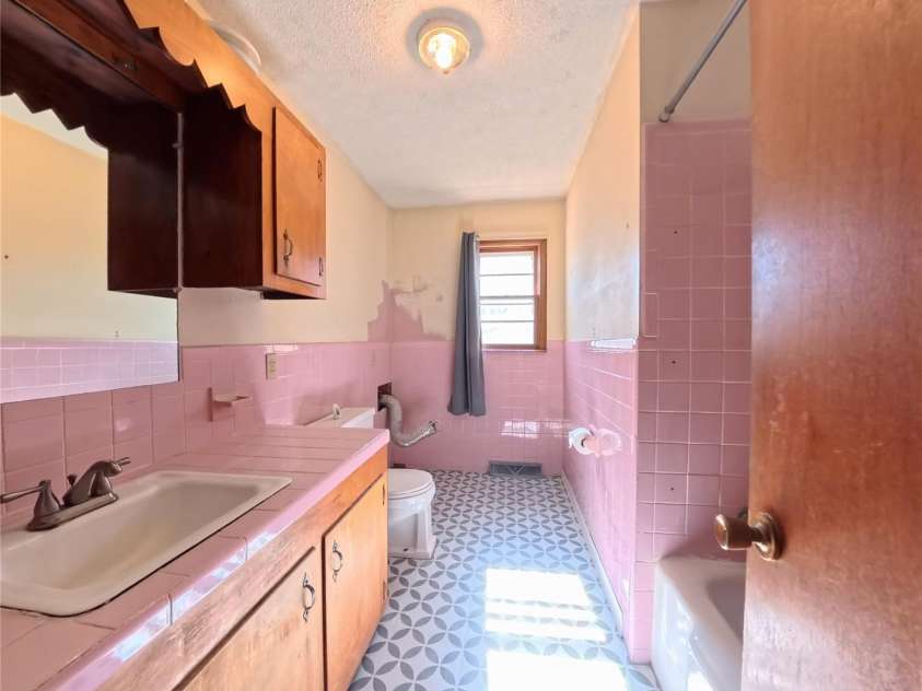 2410 Harris Henrietta Road, Mooresboro, NC 28114.  MLS# CAR4344348, YatesRealty ID 9537. 