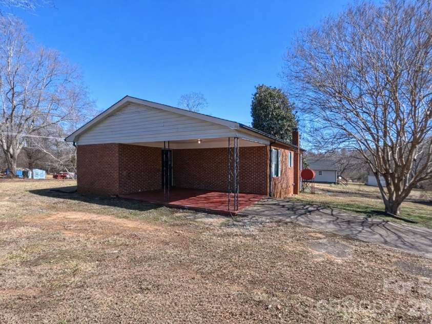 2410 Harris Henrietta Road, Mooresboro, NC 28114.  MLS# CAR4344348, YatesRealty ID 9537. 