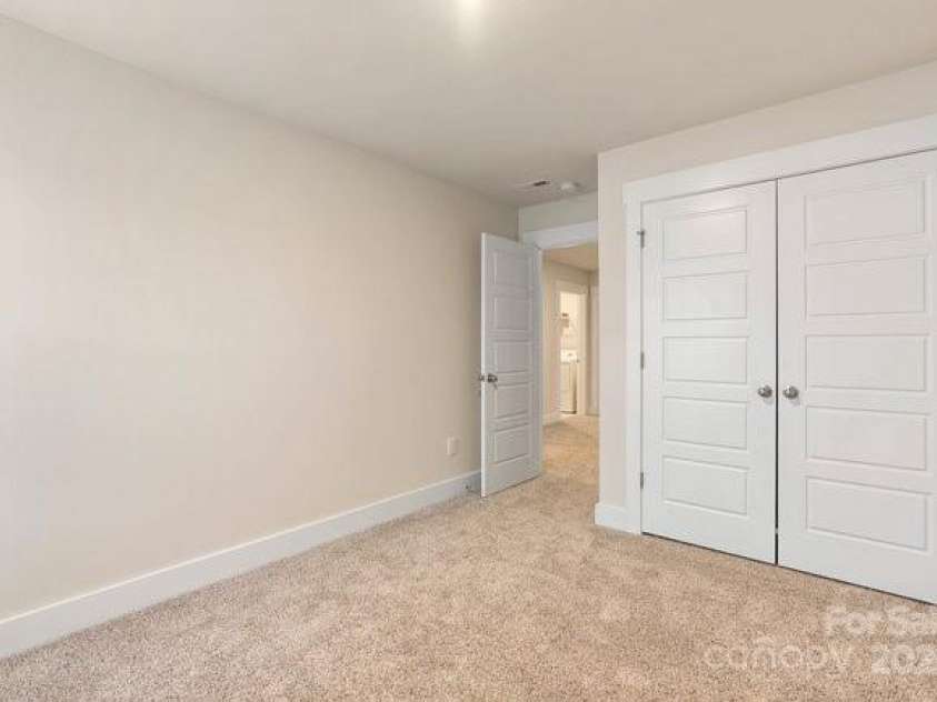 947 Yarn Way, Greer, SC 29651.  MLS# CAR4216767, YatesRealty ID 9537. Bedroom