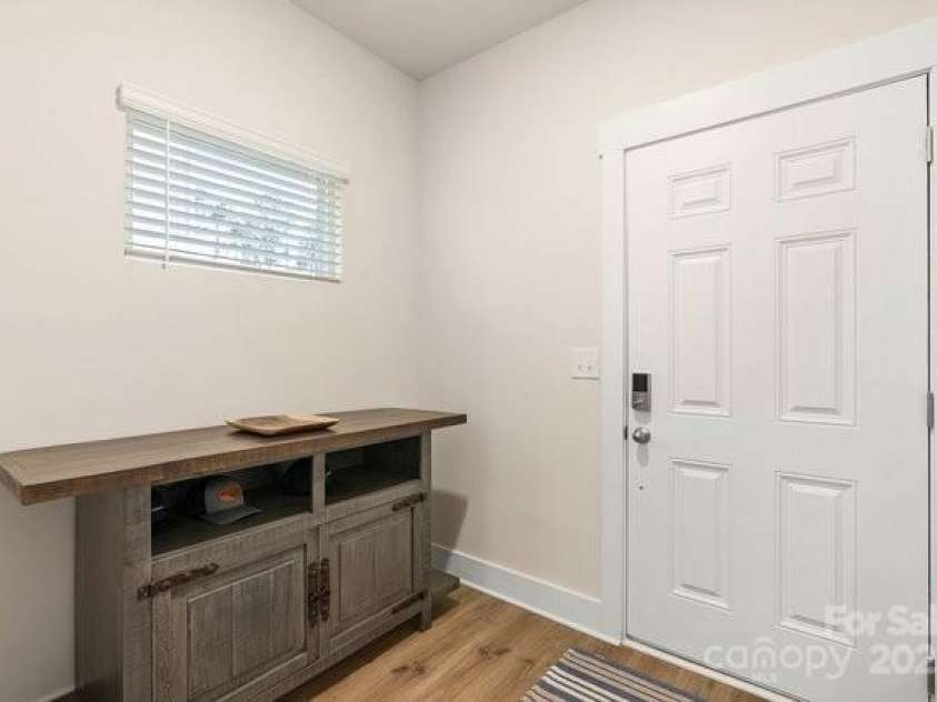 947 Yarn Way, Greer, SC 29651.  MLS# CAR4216767, YatesRealty ID 9537. Entry