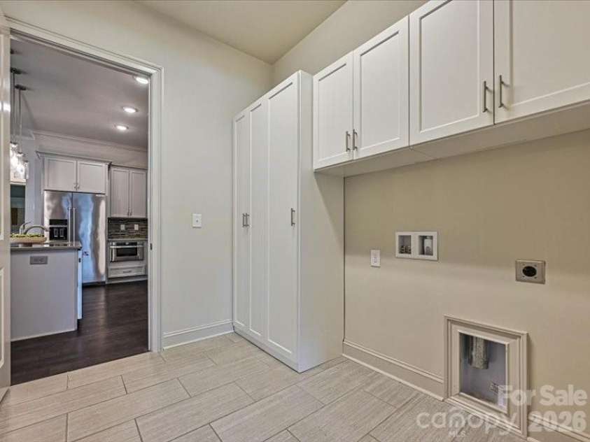 2034 Laney Pond Road, Matthews, NC 28104.  MLS# CAR4277019, YatesRealty ID 9538. 