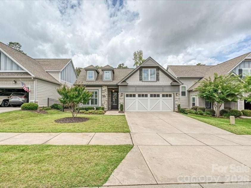 2034 Laney Pond Road, Matthews, NC 28104.  MLS# CAR4277019, YatesRealty ID 9538. 