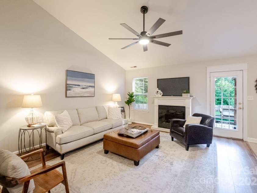 2416 Hart Road, Charlotte, NC 28214.  MLS# CAR4249758, YatesRealty ID 9538. 