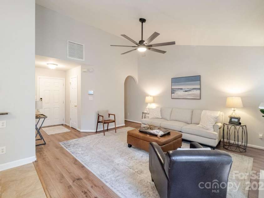 2416 Hart Road, Charlotte, NC 28214.  MLS# CAR4249758, YatesRealty ID 9538. 