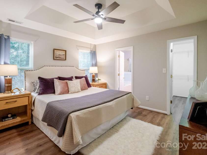 2416 Hart Road, Charlotte, NC 28214.  MLS# CAR4249758, YatesRealty ID 9538. 