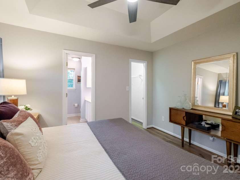 2416 Hart Road, Charlotte, NC 28214.  MLS# CAR4249758, YatesRealty ID 9538. 