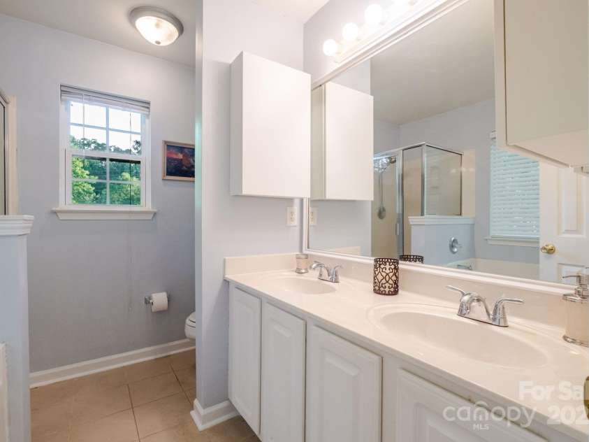 2416 Hart Road, Charlotte, NC 28214.  MLS# CAR4249758, YatesRealty ID 9538. 