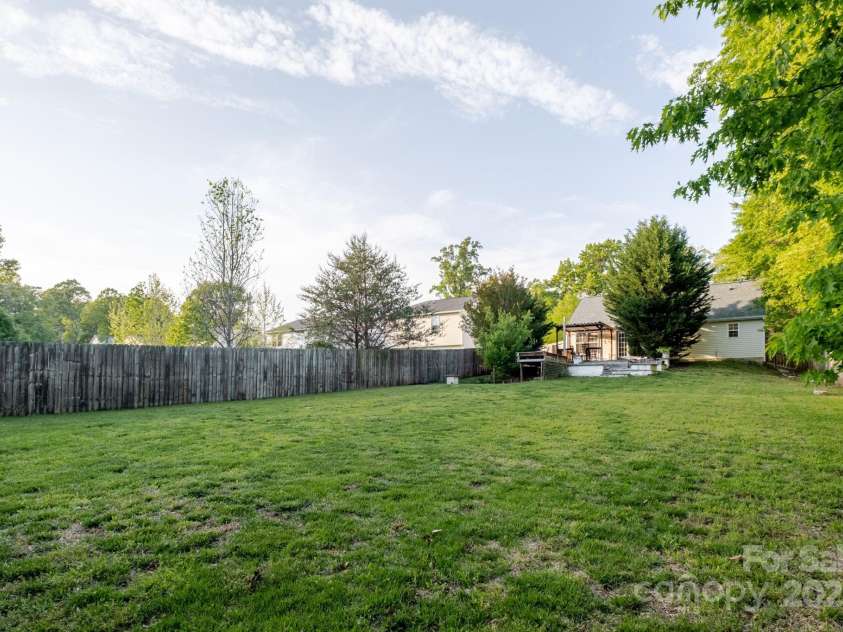 2416 Hart Road, Charlotte, NC 28214.  MLS# CAR4249758, YatesRealty ID 9538. 