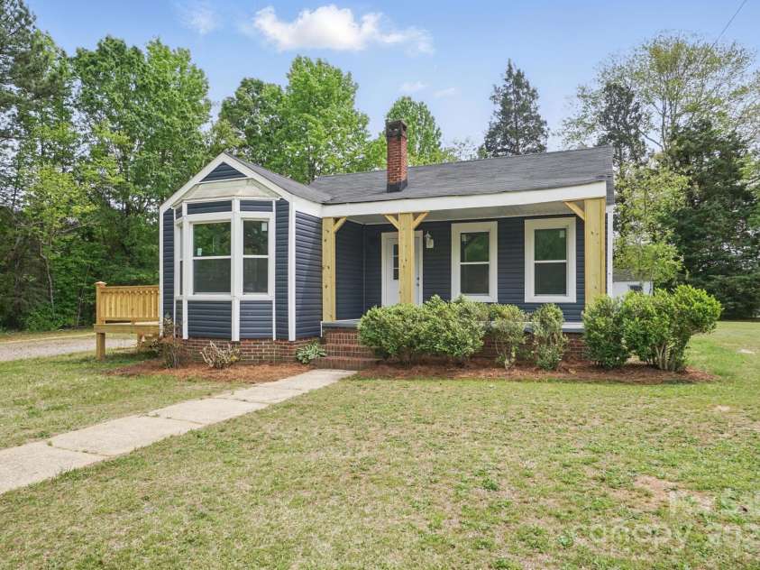 410 17th Street, Kannapolis, NC 28083.  MLS# CAR4250552, YatesRealty ID 9540. 