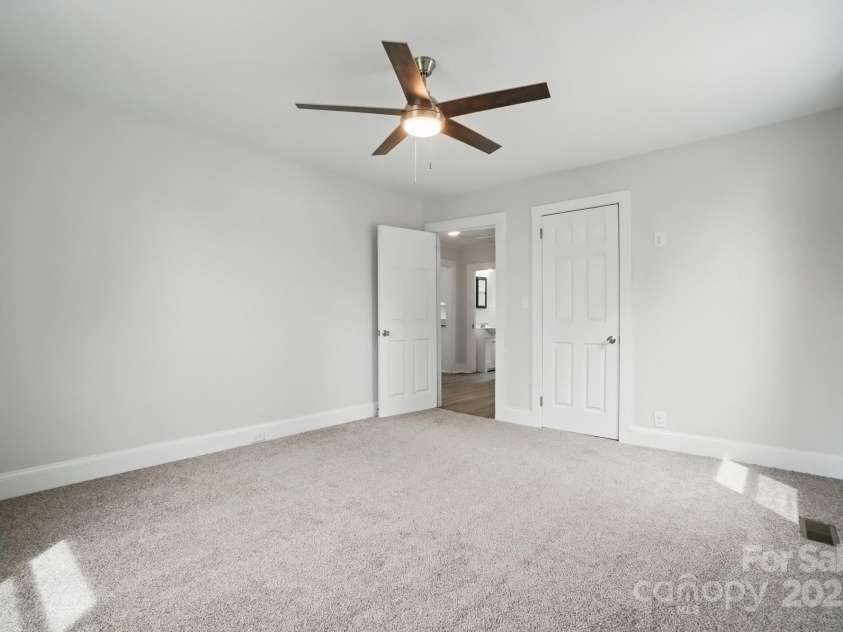 410 17th Street, Kannapolis, NC 28083.  MLS# CAR4250552, YatesRealty ID 9540. 