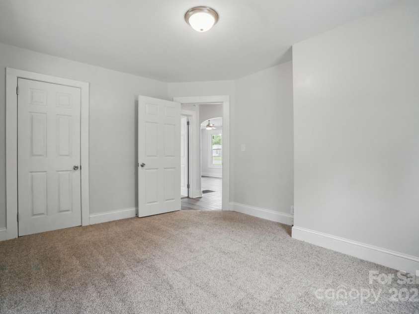 410 17th Street, Kannapolis, NC 28083.  MLS# CAR4250552, YatesRealty ID 9540. 