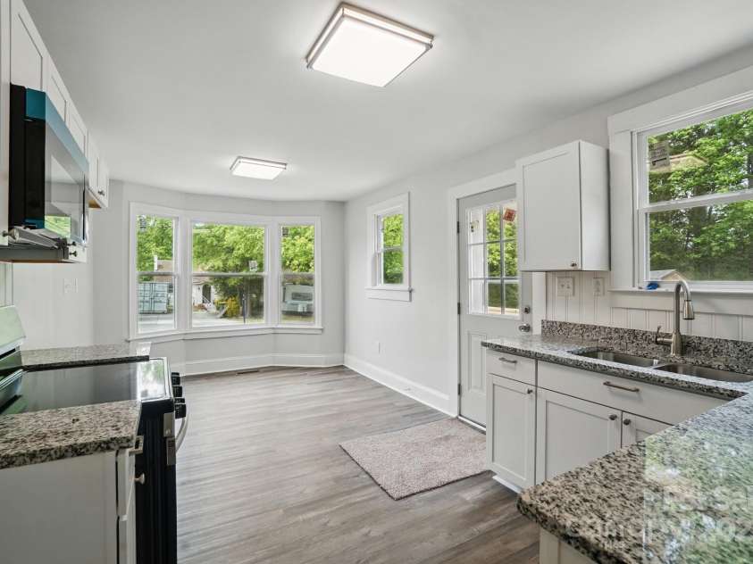 410 17th Street, Kannapolis, NC 28083.  MLS# CAR4250552, YatesRealty ID 9540. 