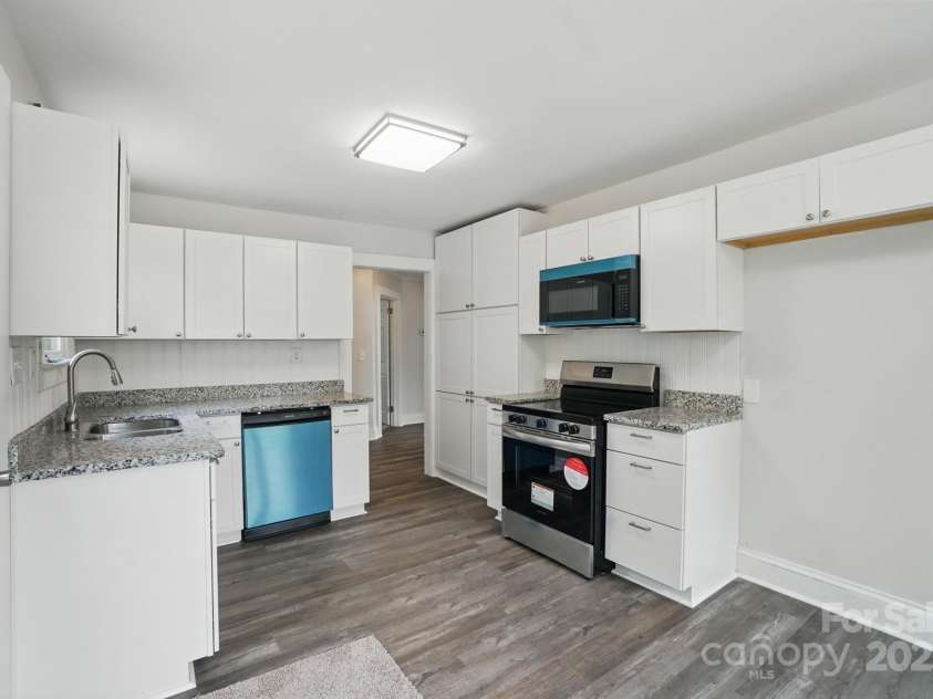 410 17th Street, Kannapolis, NC 28083.  MLS# CAR4250552, YatesRealty ID 9540. 