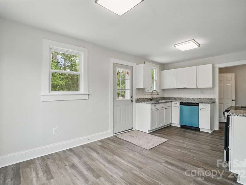 410 17th Street, Kannapolis, NC 28083.  MLS# CAR4250552, YatesRealty ID 9540. 